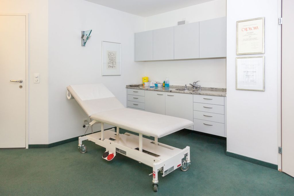 Untersuchungszimmer Untersuchungszimmer